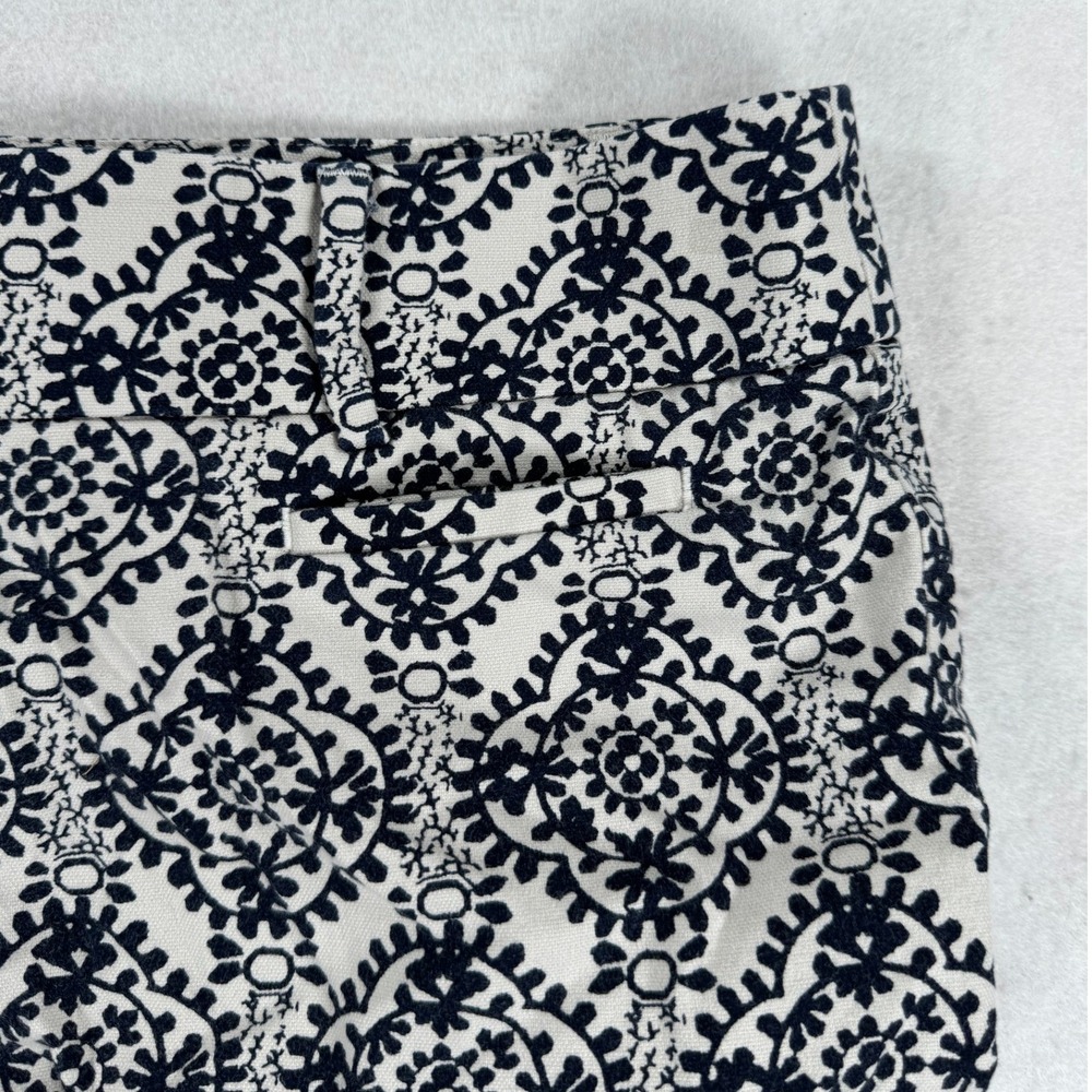 Ann Taylor LOFT Marisa Riviera Pants Womens 4 Black White Medallion Cropped 4 - Picture 10 of 11